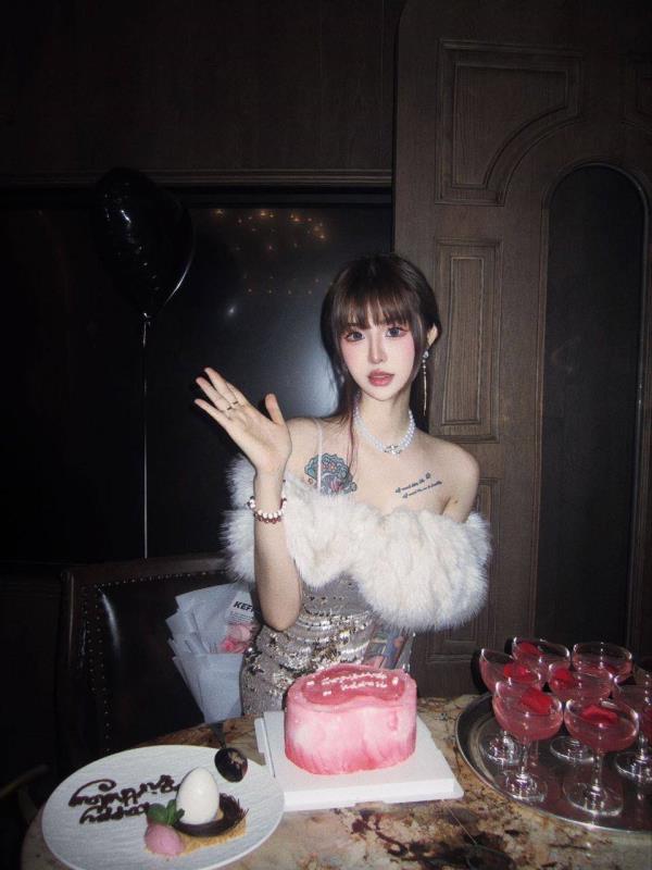 知名网红婉萍