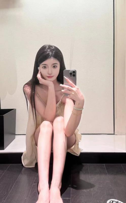 艺术系美少女燕玲