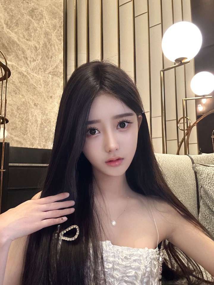清纯女神范乐依