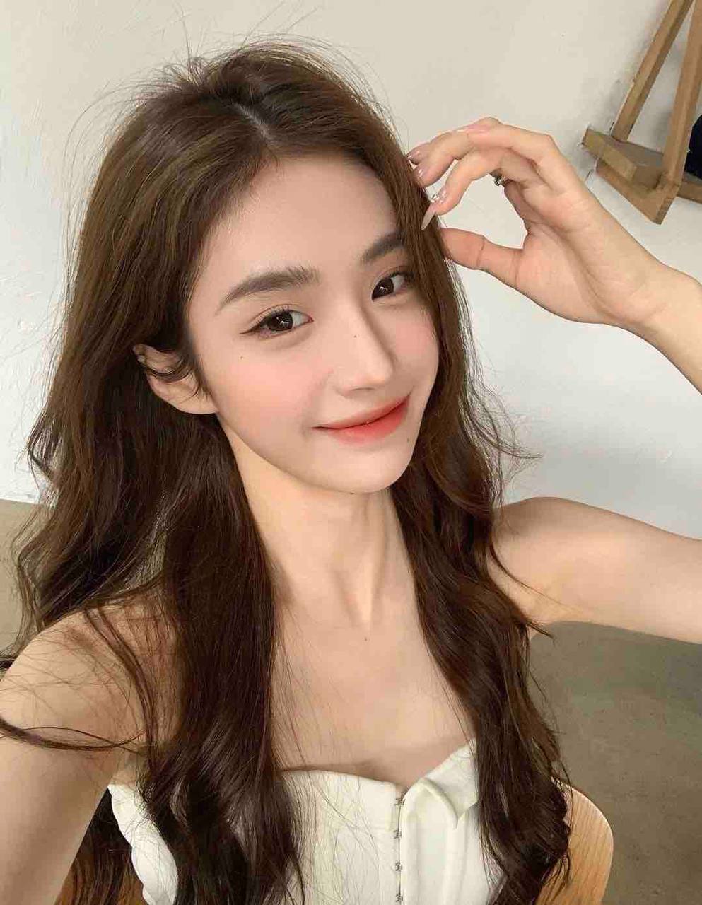 温驯乖巧少女Galina