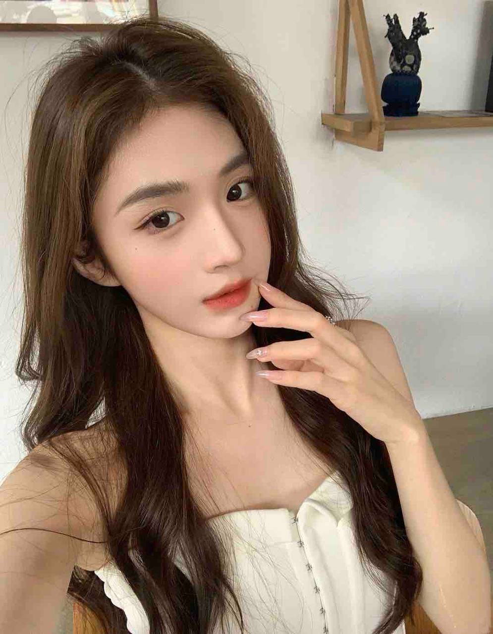 温驯乖巧少女Galina