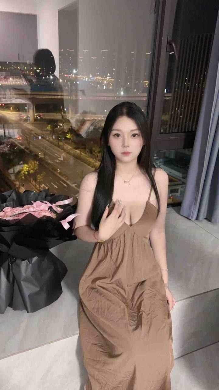 网络颜值主播淑雪
