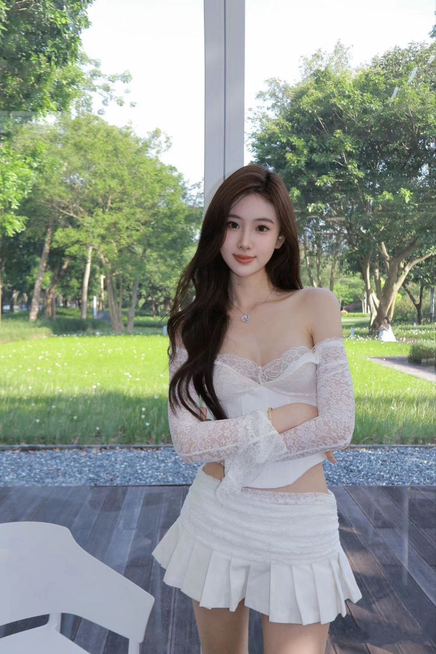 高挑长腿女神Alina