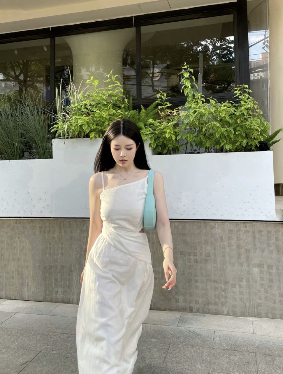 气质型邻家妹妹依萌