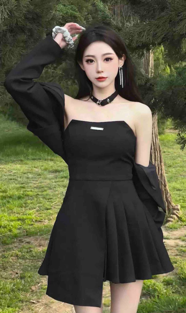 高挑精致模特Cassilda