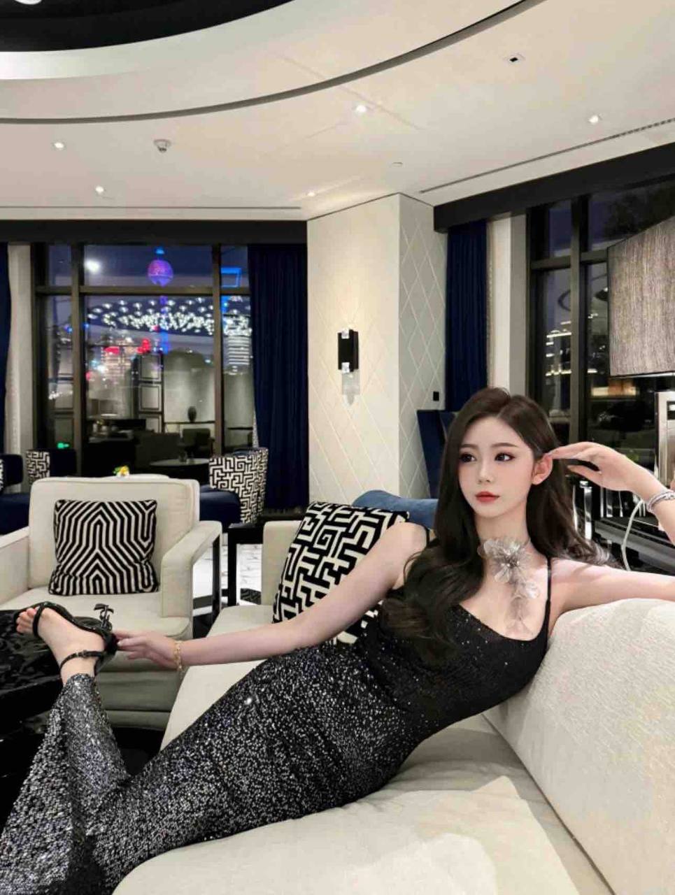 高挑精致模特Cassilda