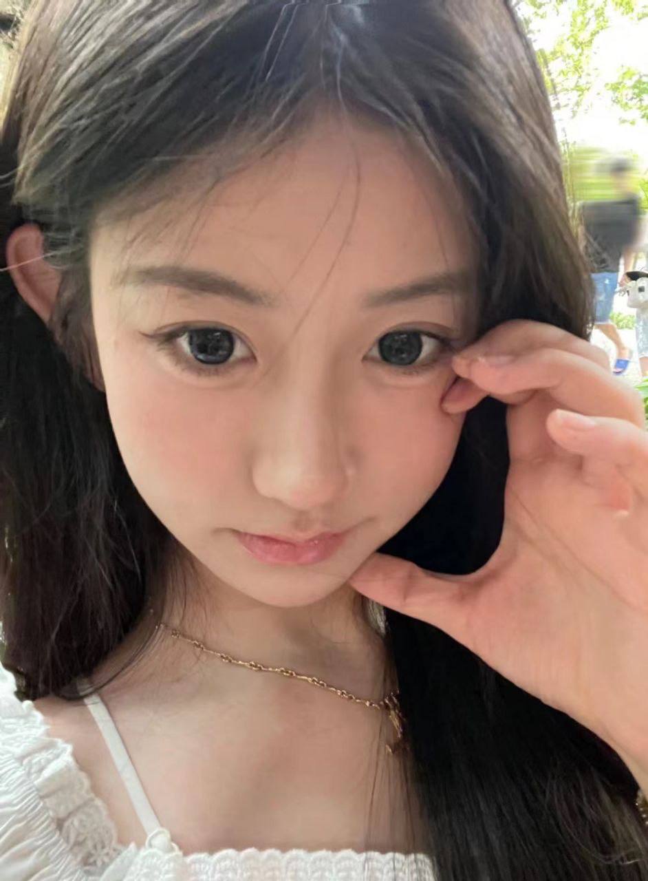 超清纯小萝莉Briony