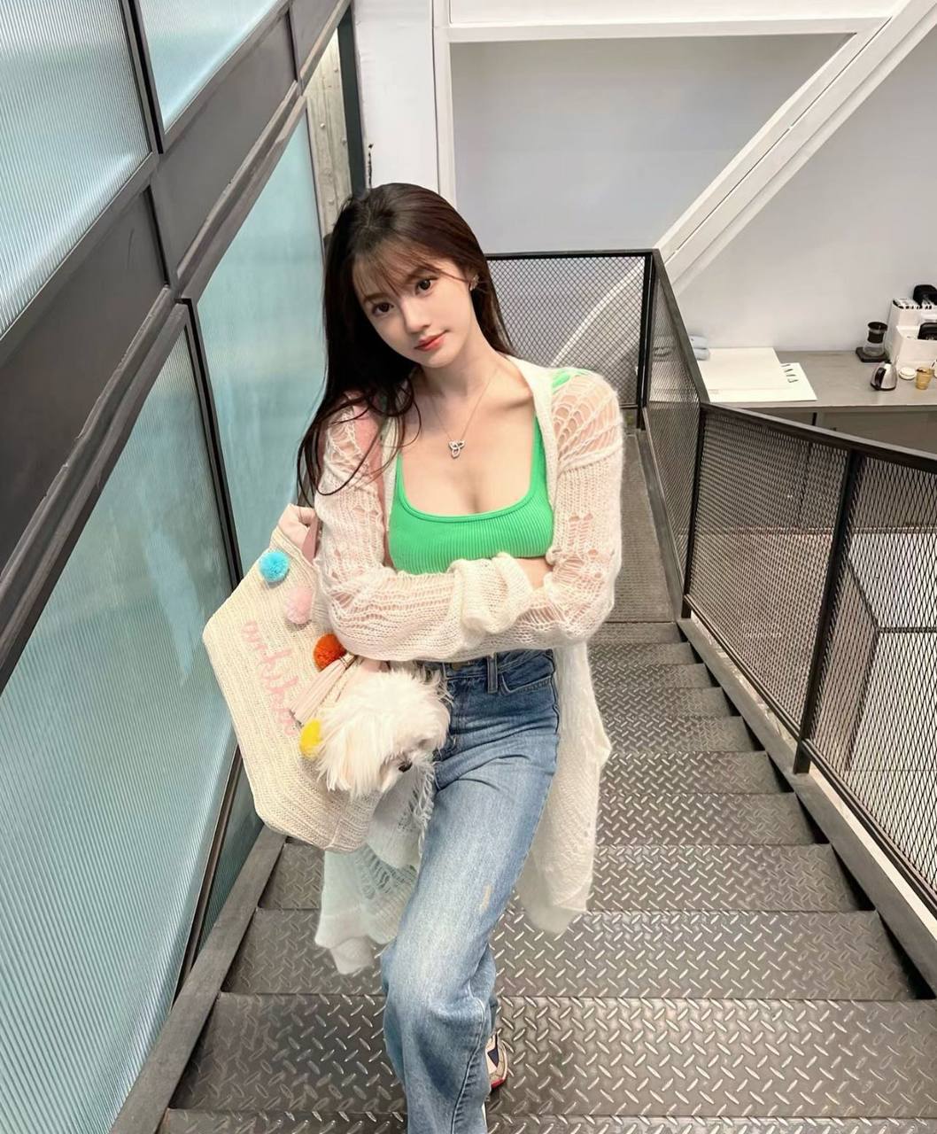 爱好高尔夫小姐姐子萱