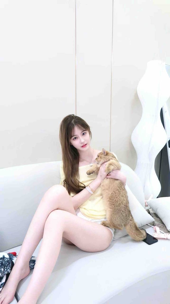 白幼瘦少女静馨