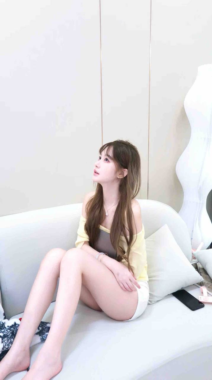 白幼瘦少女静馨