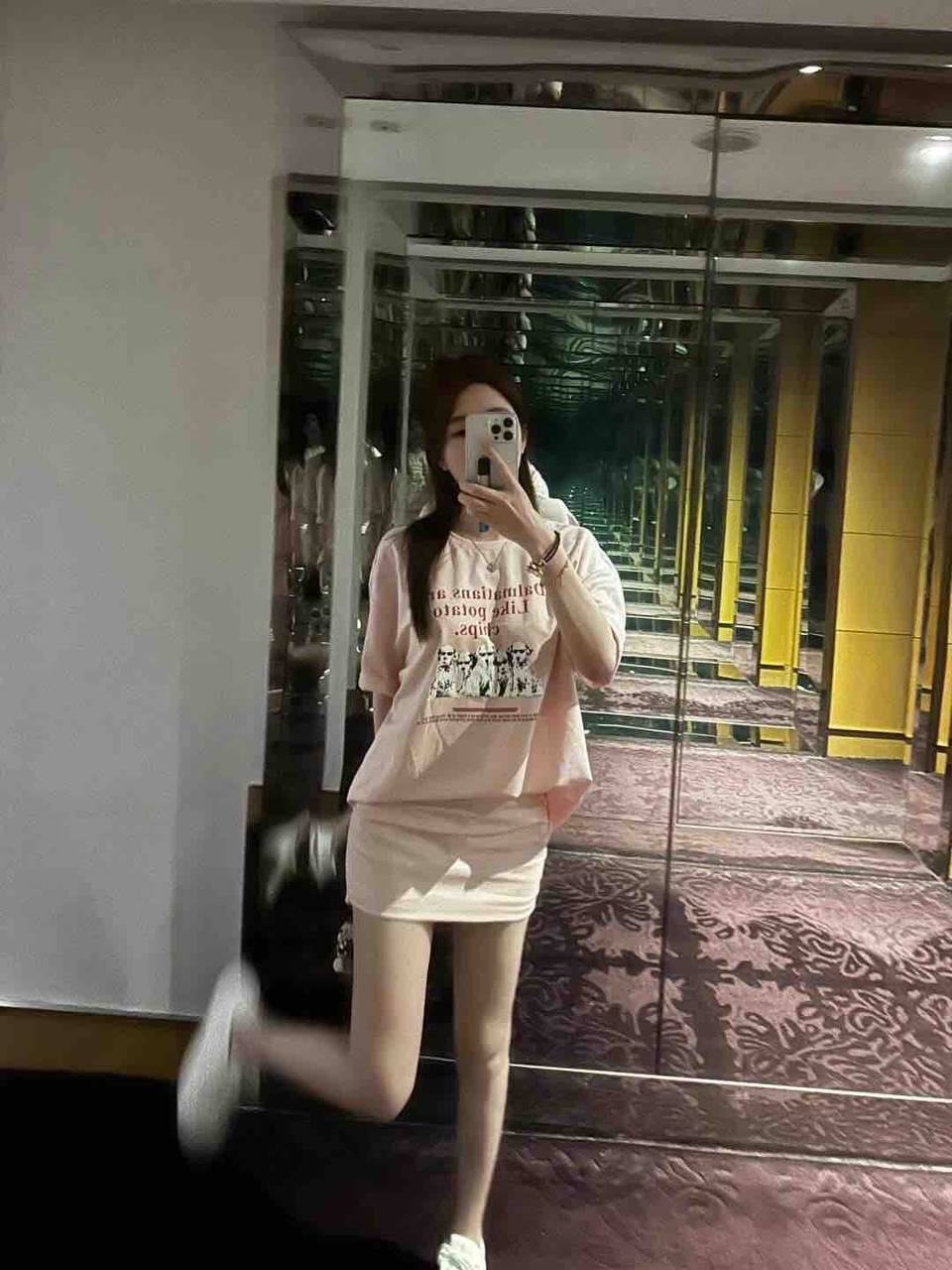 清新可爱艺术生琳雅