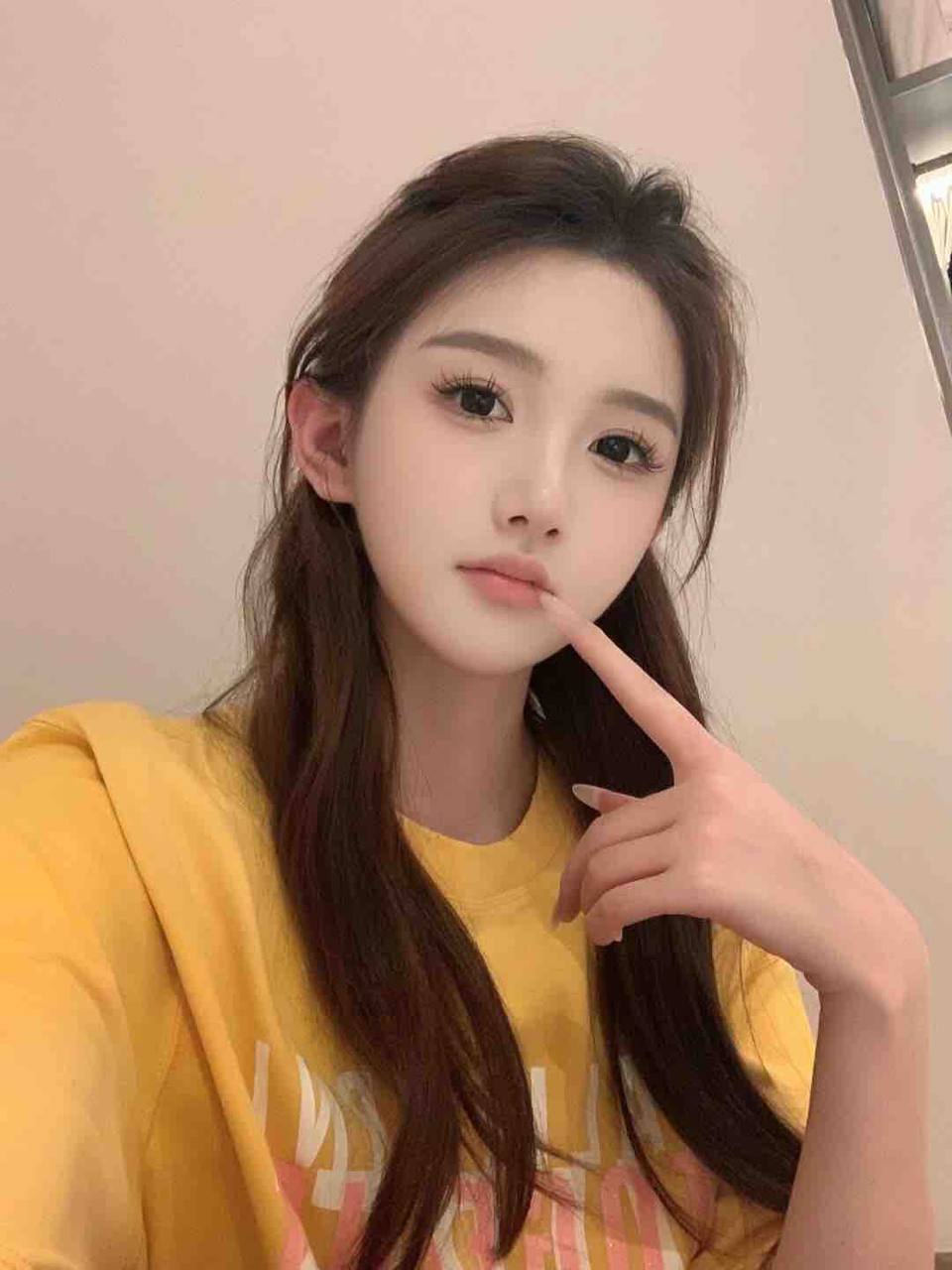 清新可爱艺术生琳雅
