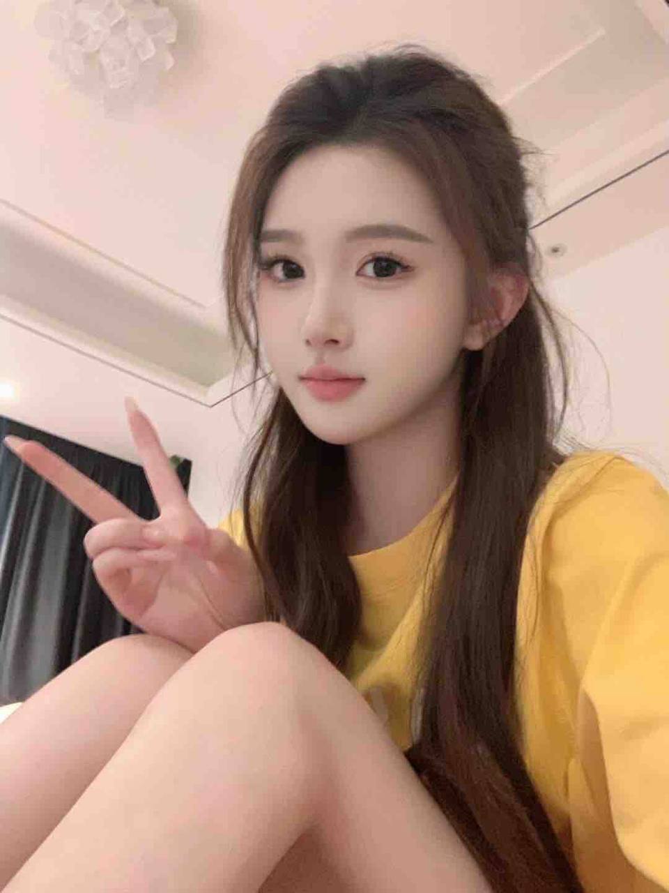 清新可爱艺术生琳雅