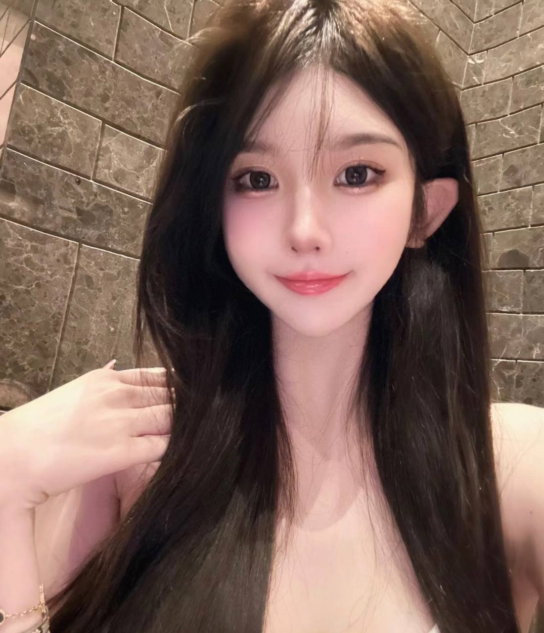 艺术学院在读Bryn