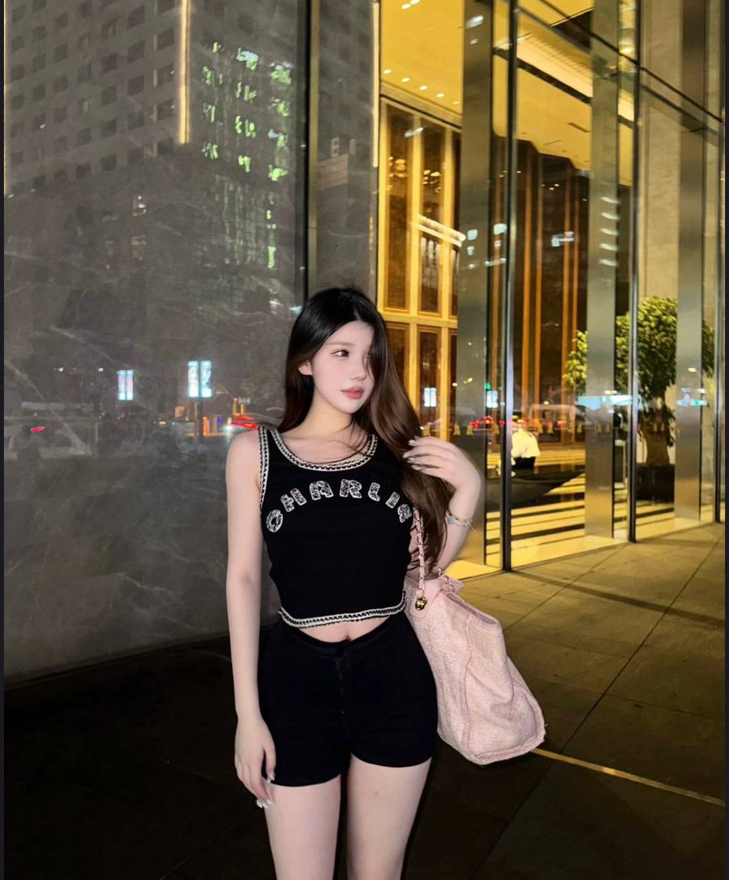 清纯网红脸园园