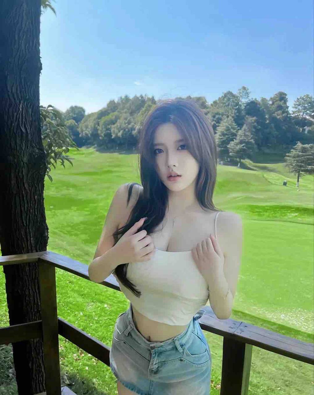 轻柔动人校花Lea