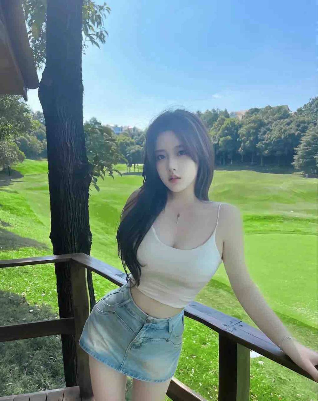 轻柔动人校花Lea