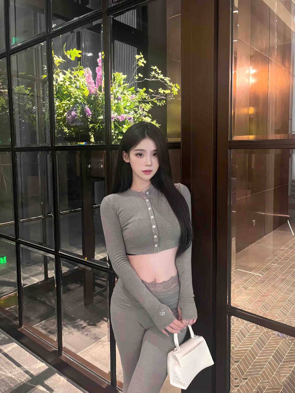 性感迷人毕业生乔玖儿