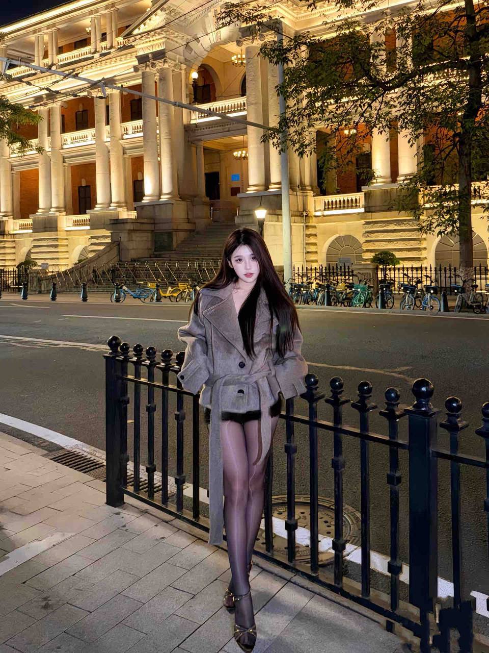 性感迷人毕业生乔玖儿