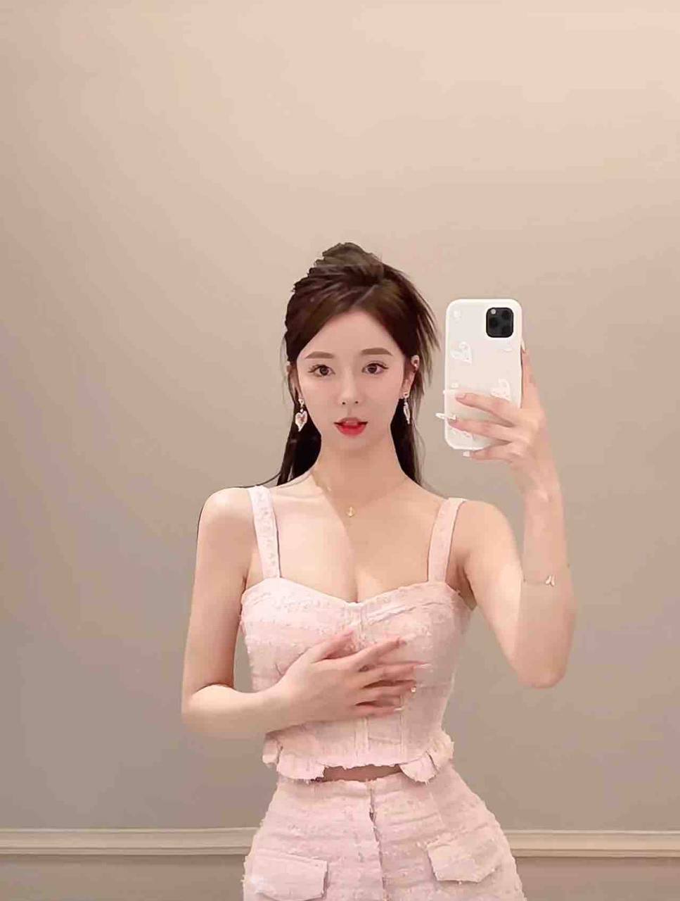 性感绝佳爱薇