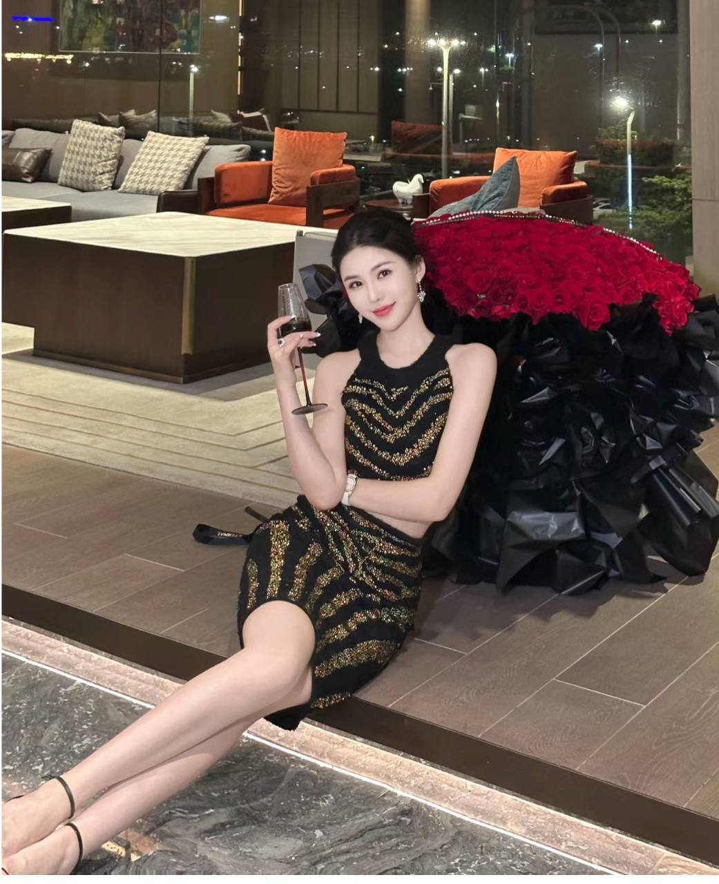 自然精致脸依菲