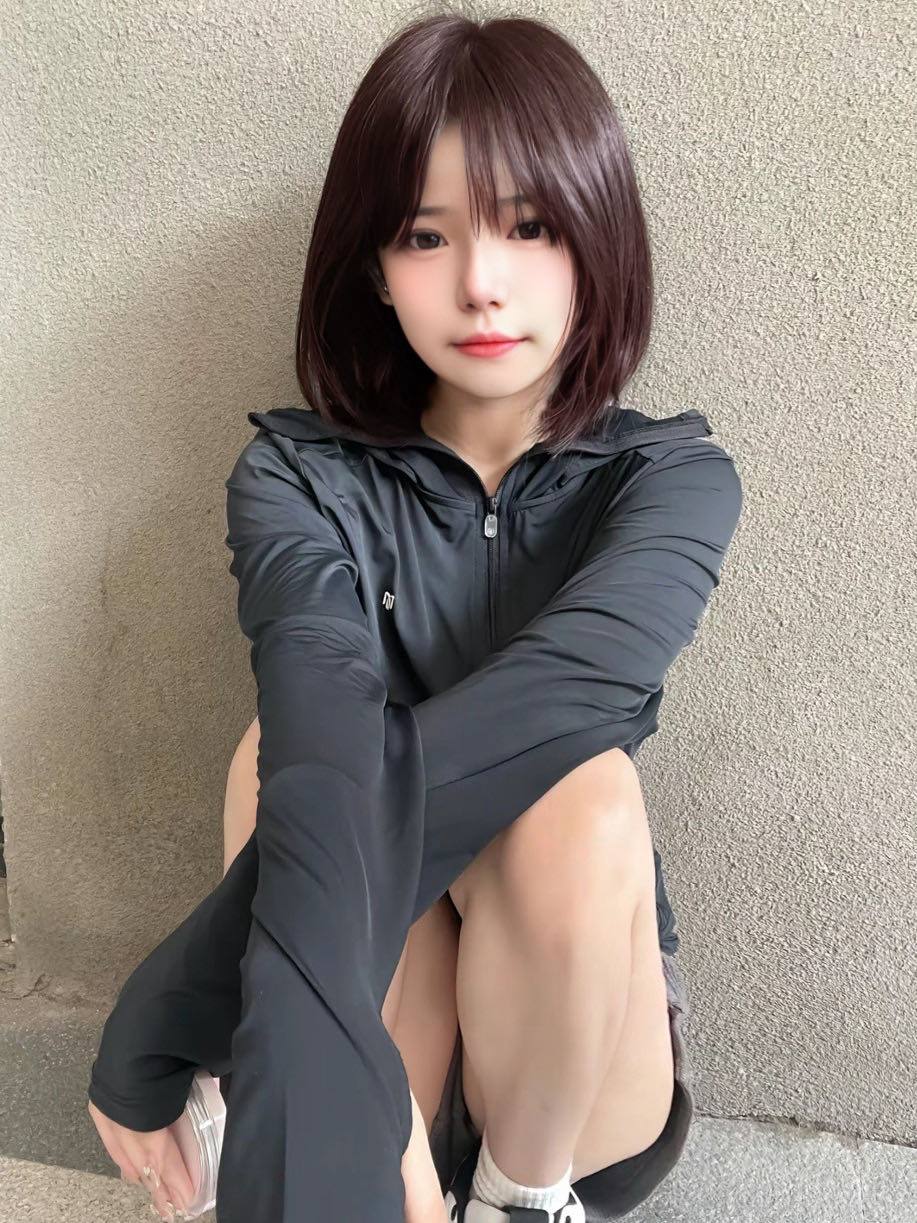 短发辣妹风倪妮