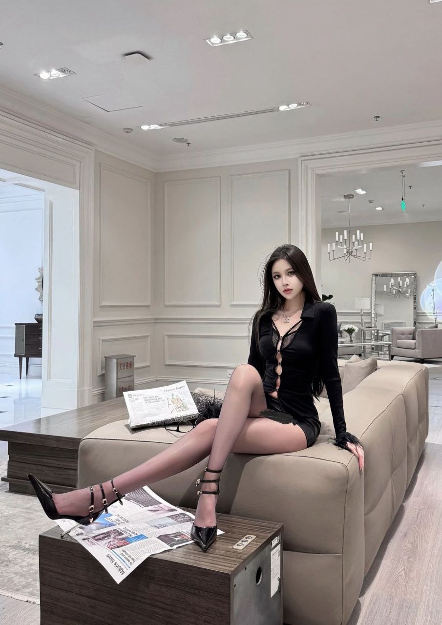 高挑美腿模特Rilsa