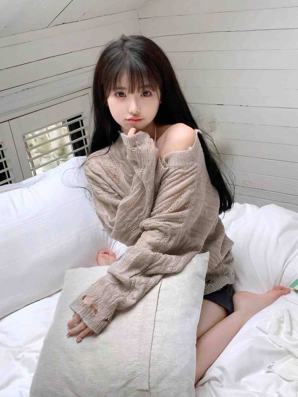 纯天然精致美女白倩倩