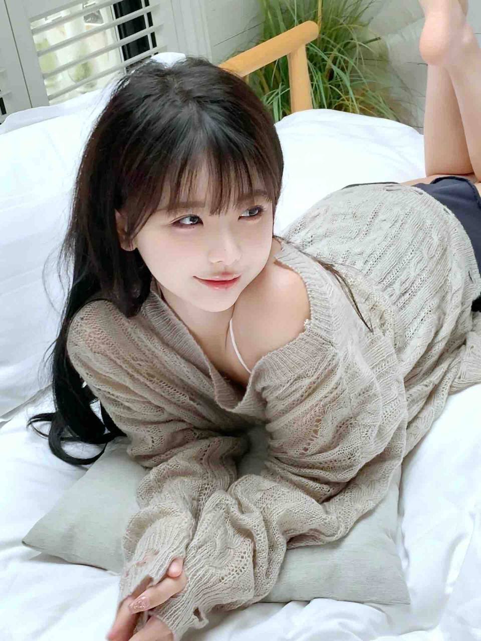 纯天然精致美女白倩倩