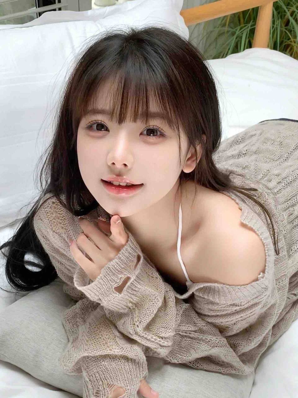 纯天然精致美女白倩倩