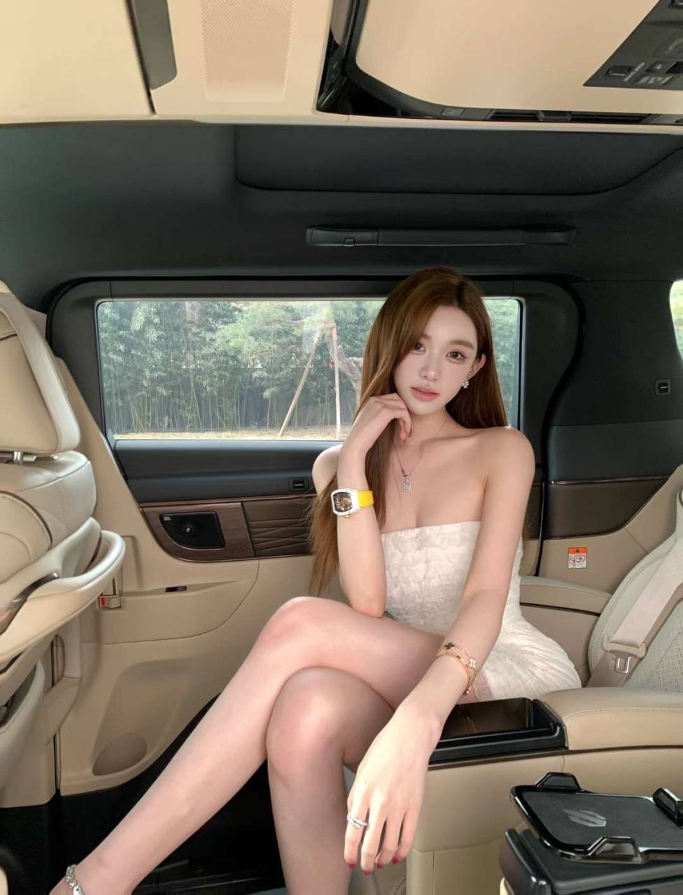 人气主播Elune