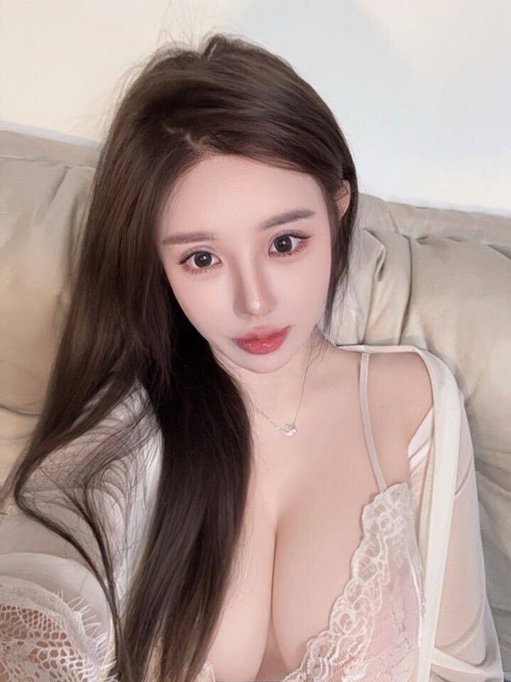 高颜值混血娅维