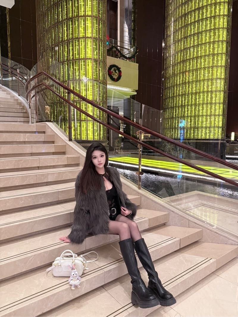 人气网红主播Galyn