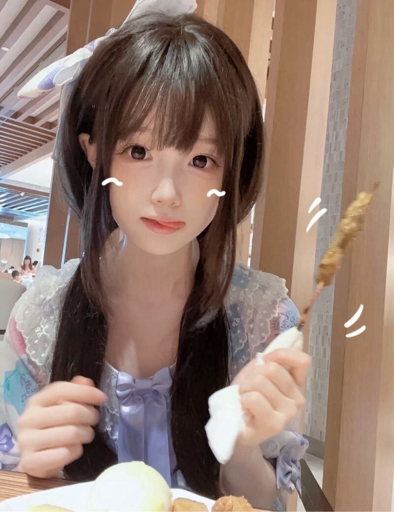 清纯女大瑶彤