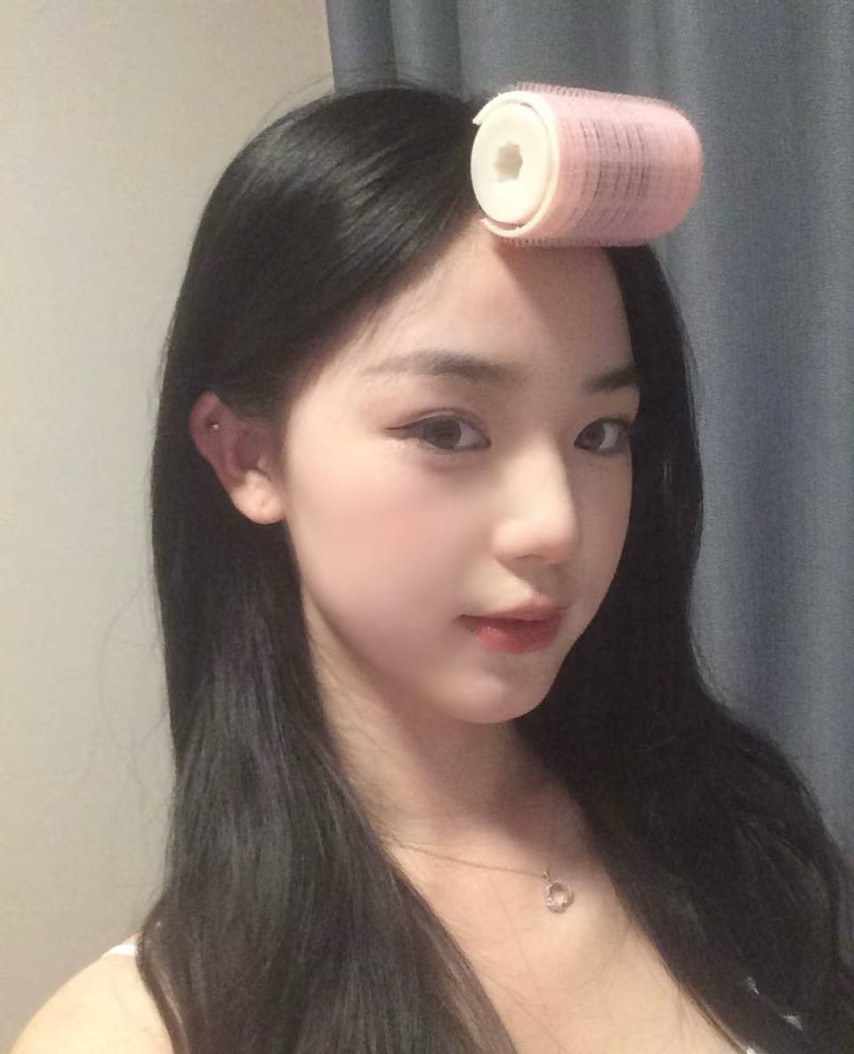 甜美系大学生昕卿