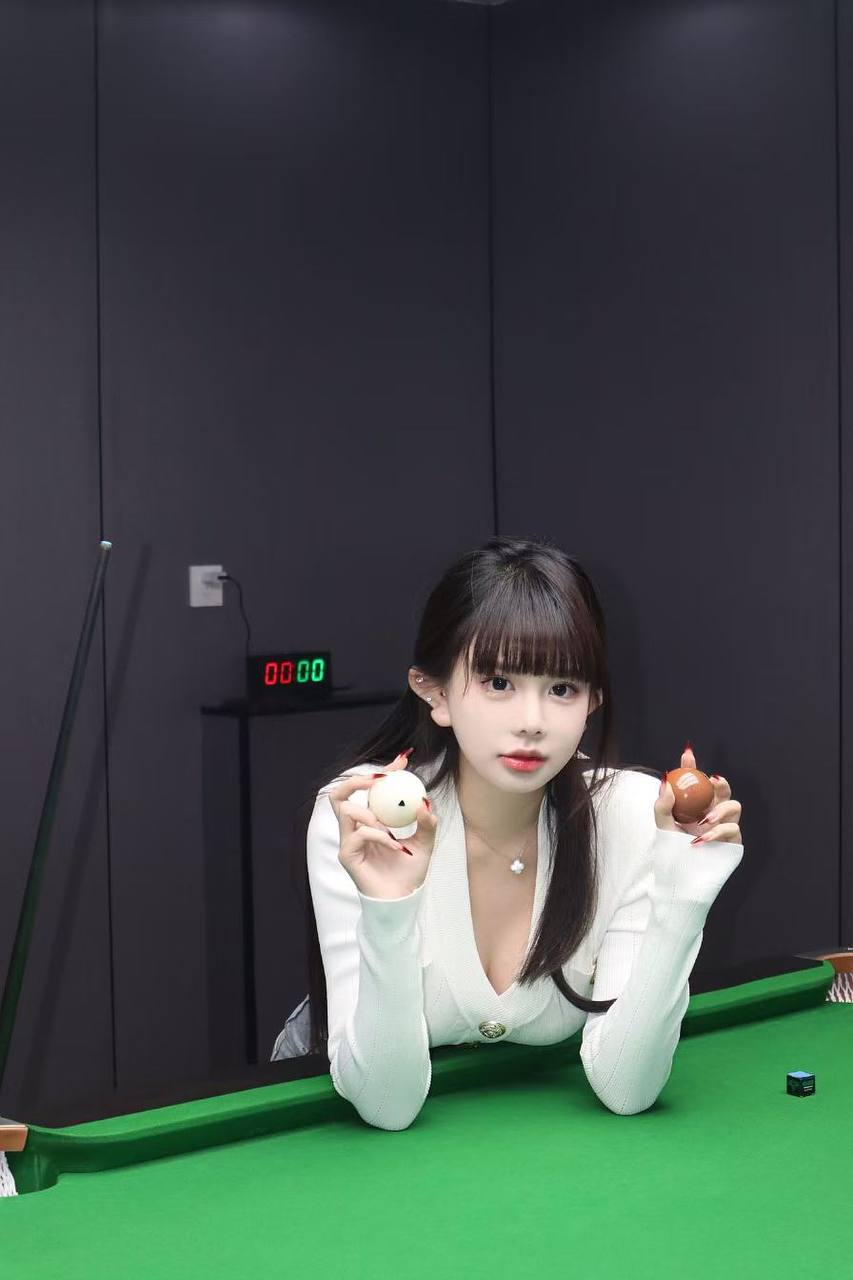 穿搭时尚女生Diory