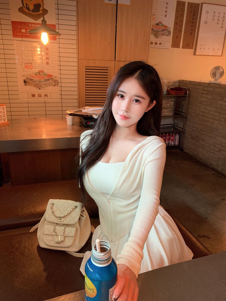 可爱乖乖女语曈