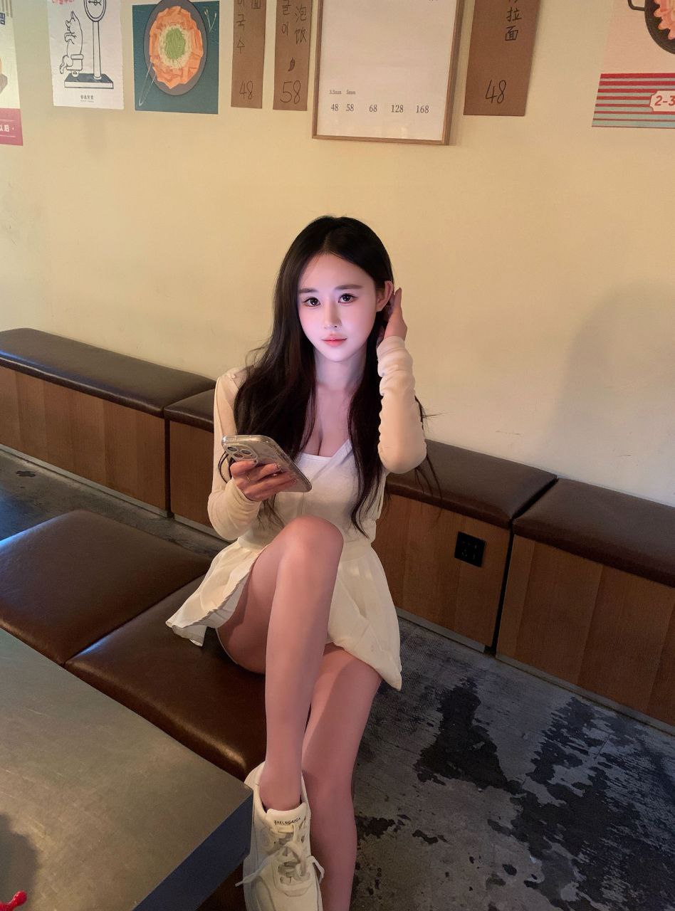 可爱乖乖女语曈