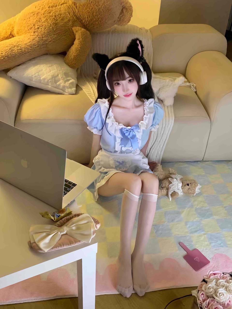lo娘天花板佳怡