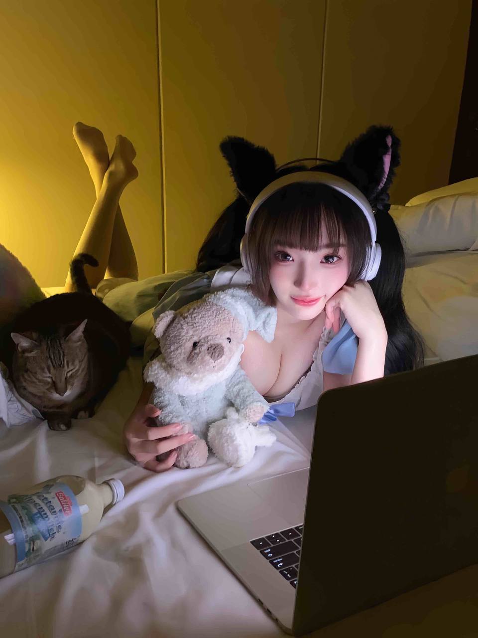 lo娘天花板佳怡