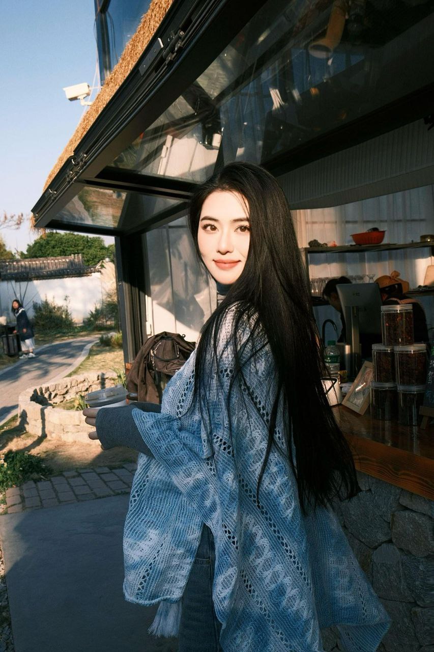 风格百变女友洛芙