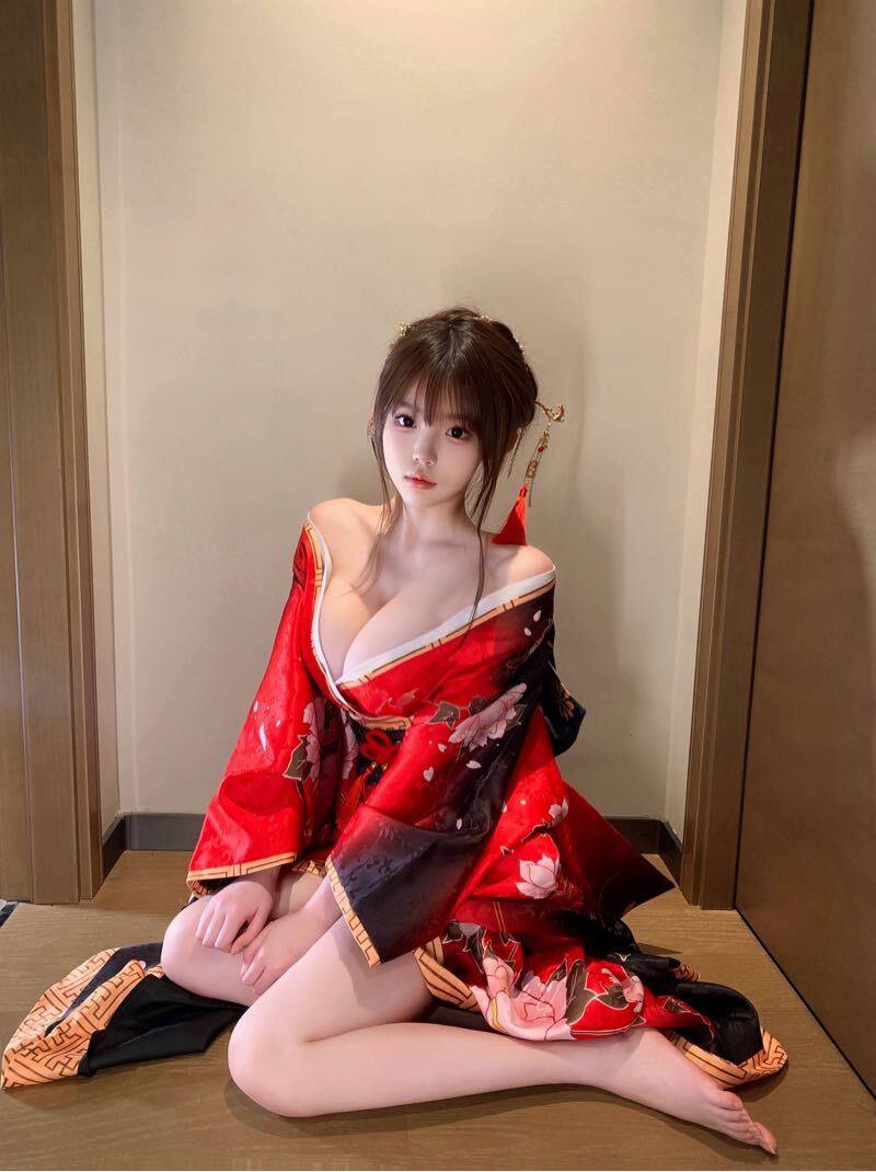 大胸萝莉安菲