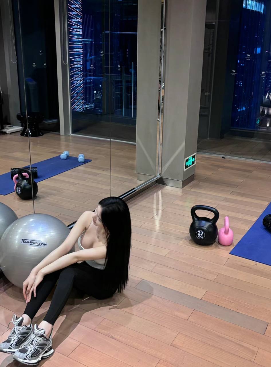 惊艳五官瑞茜