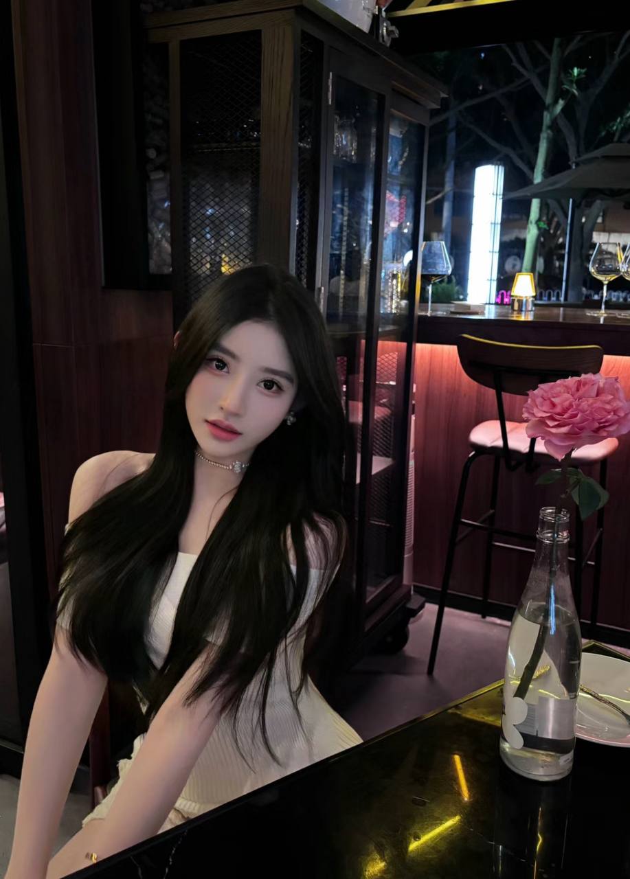 惊艳五官瑞茜
