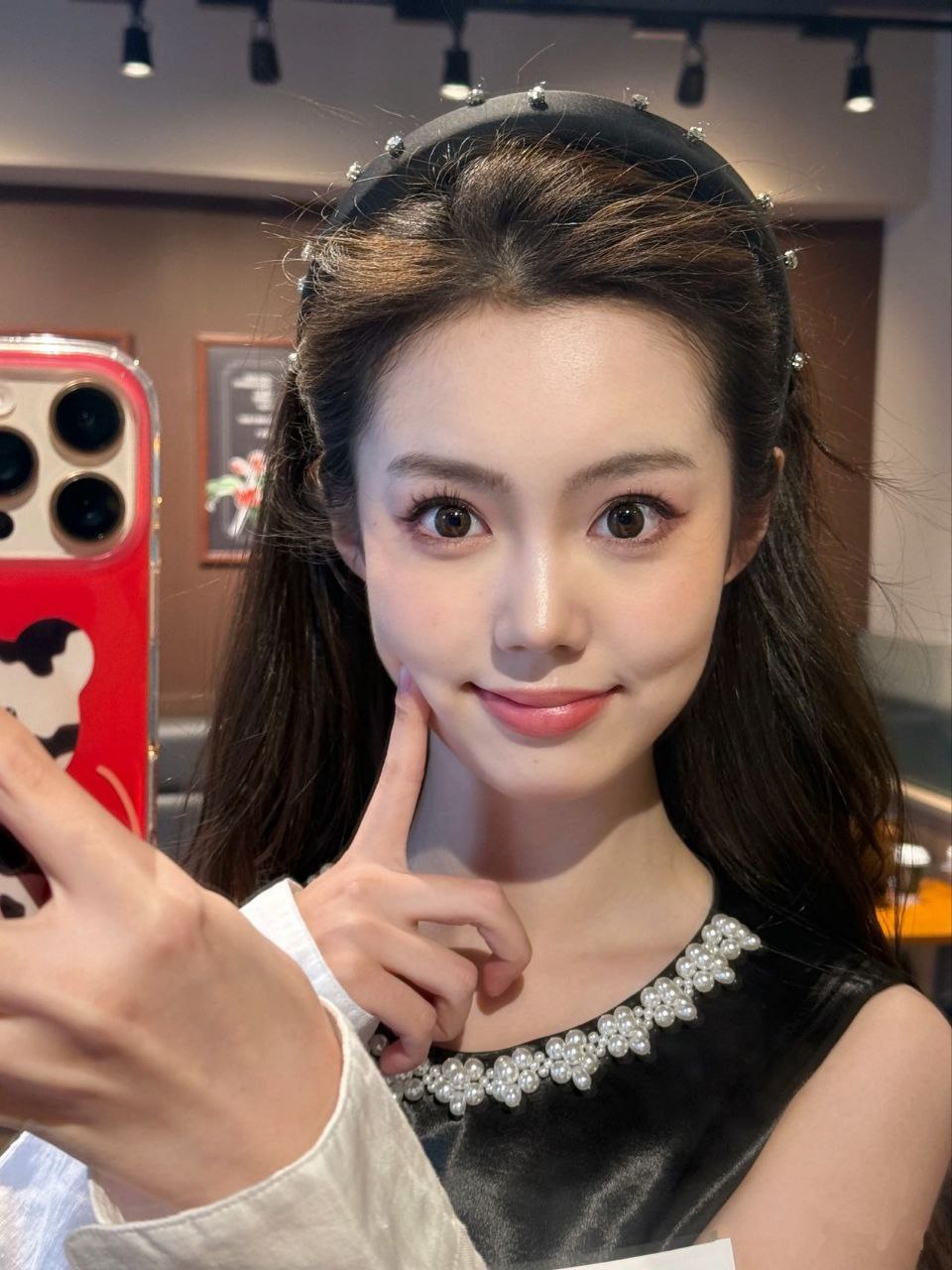 气质甜妹Thami