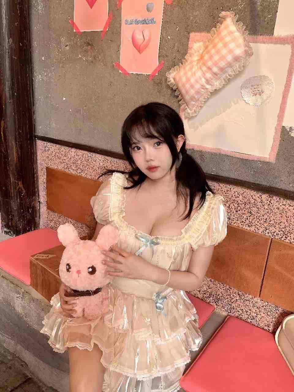 微肉反差小姐姐Olyra