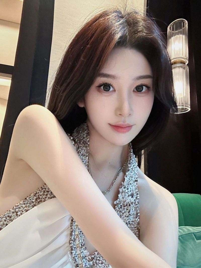 女神级颜值若楠