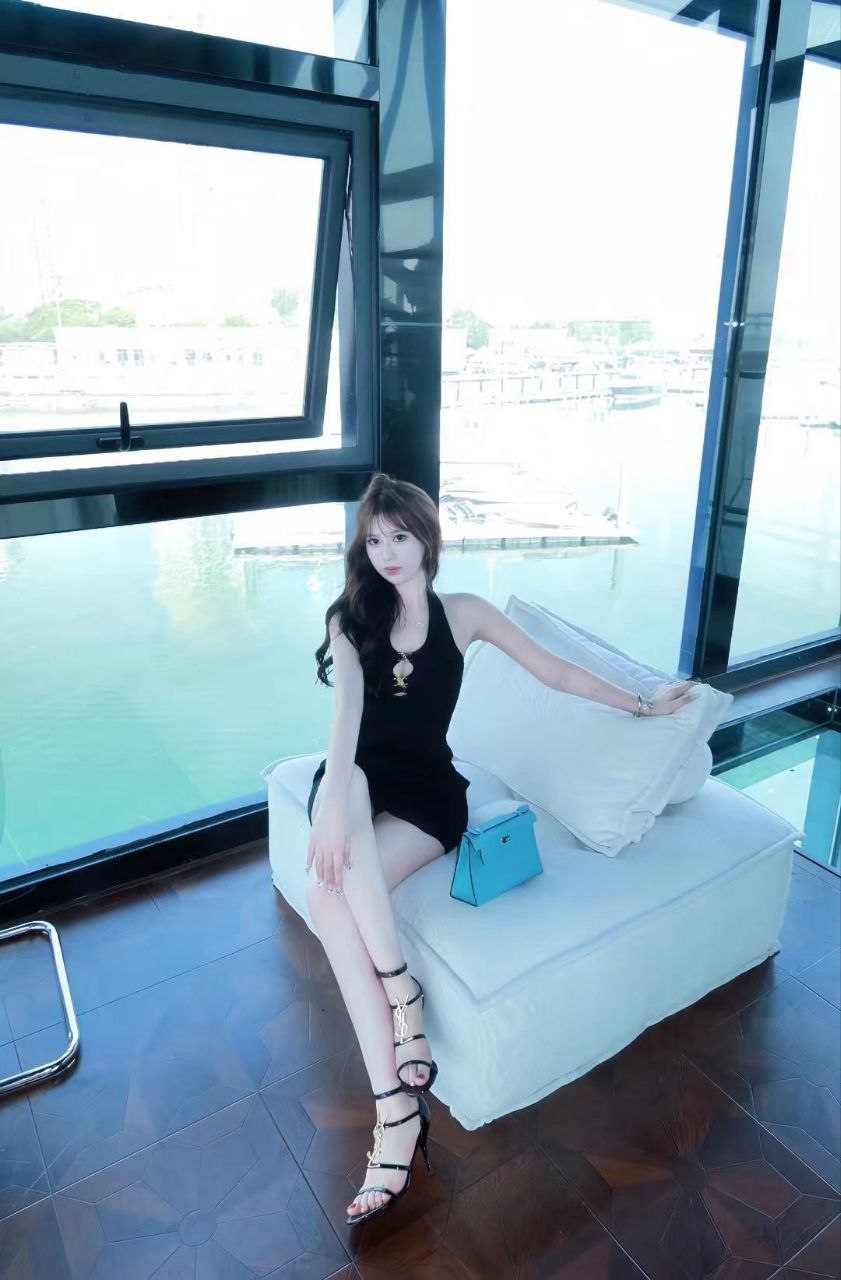 洋气有范穿搭Leira