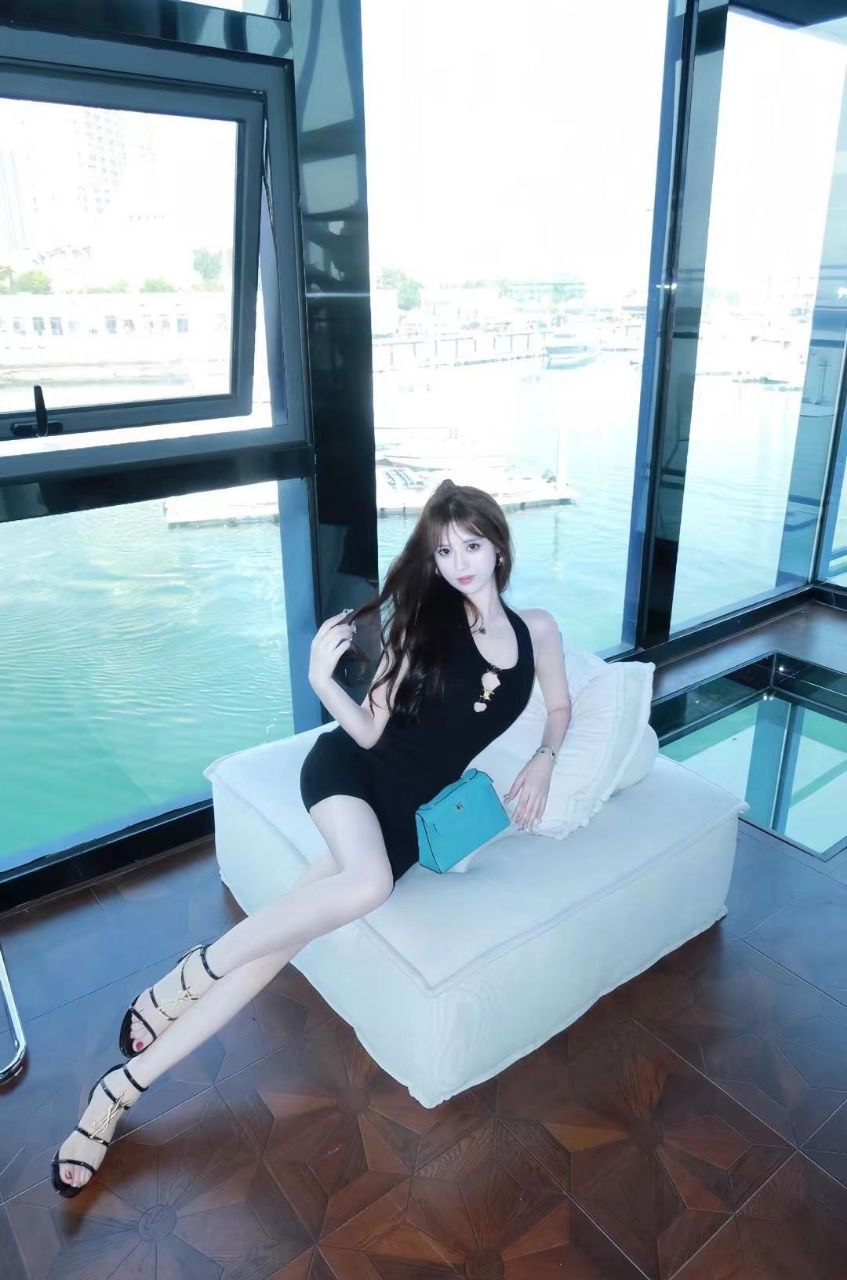 洋气有范穿搭Leira