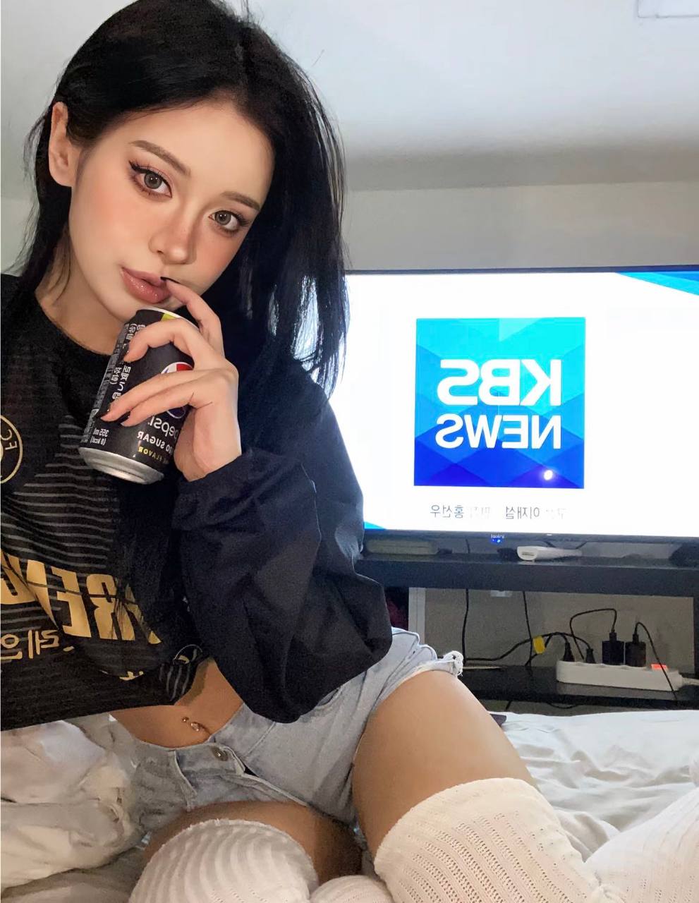 性感短发女Velyn